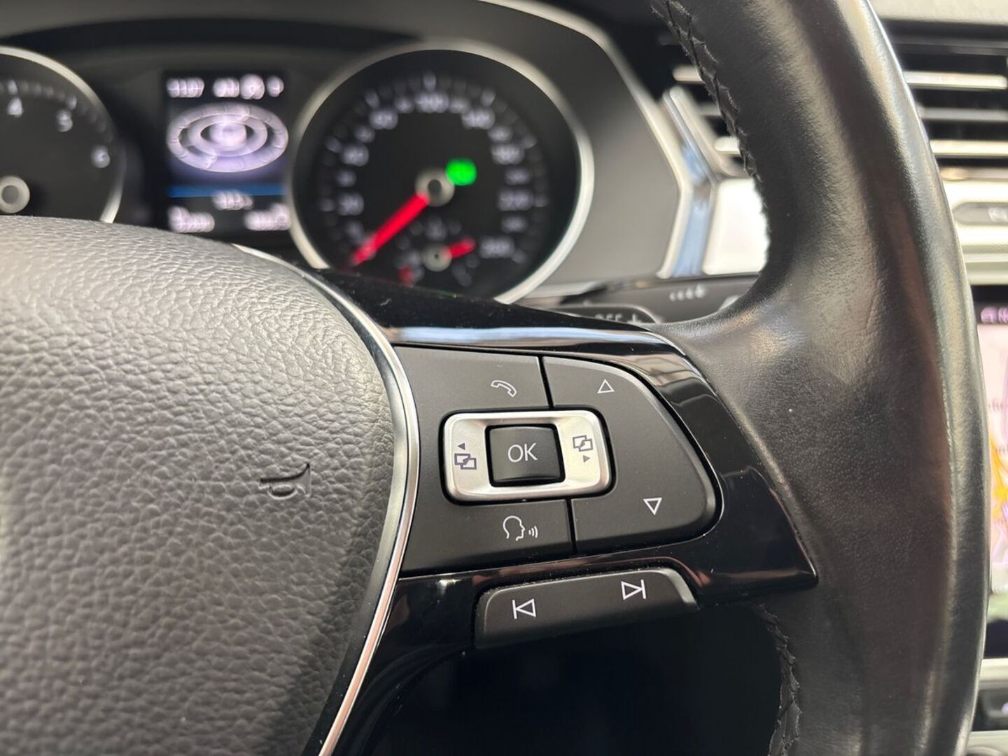 VOLKSWAGEN Passat 21