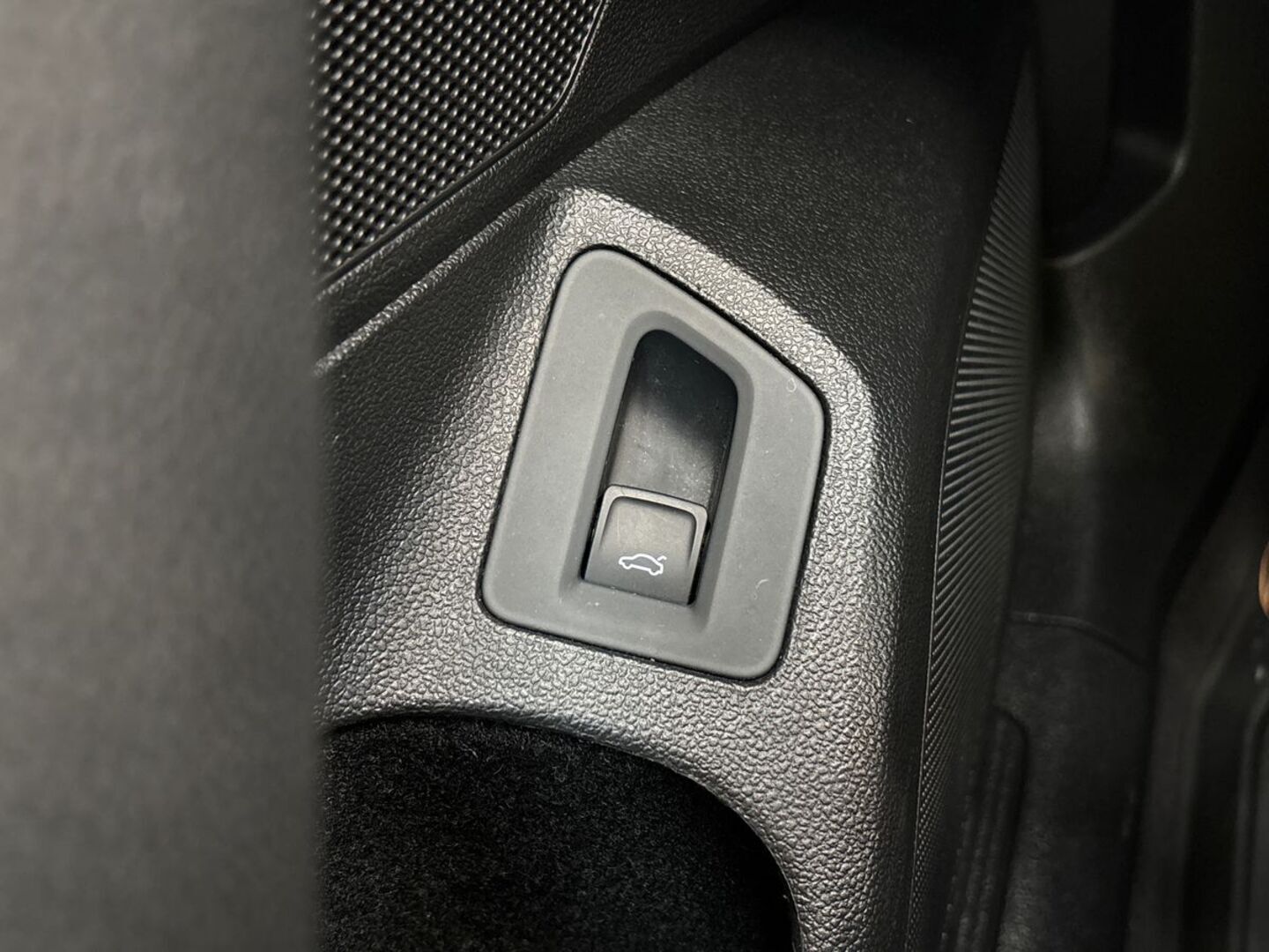 VOLKSWAGEN Passat 23