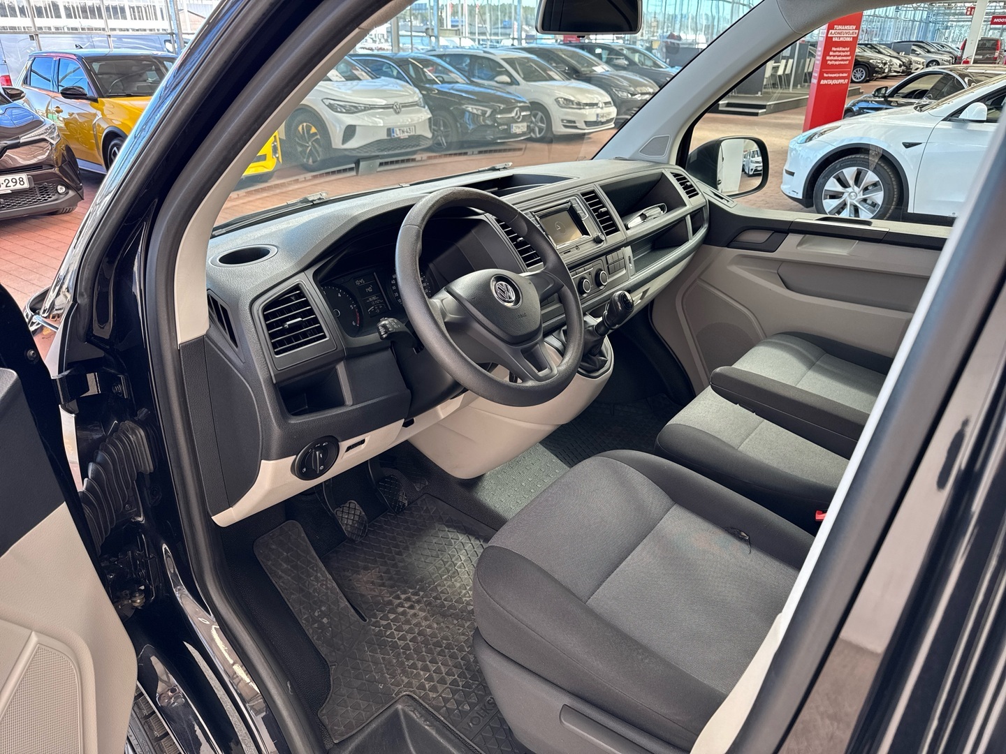 VOLKSWAGEN Transporter 2019