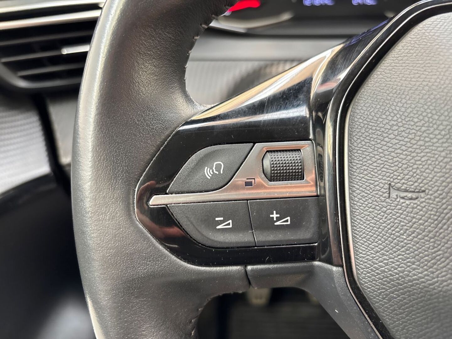 PEUGEOT 208 2022