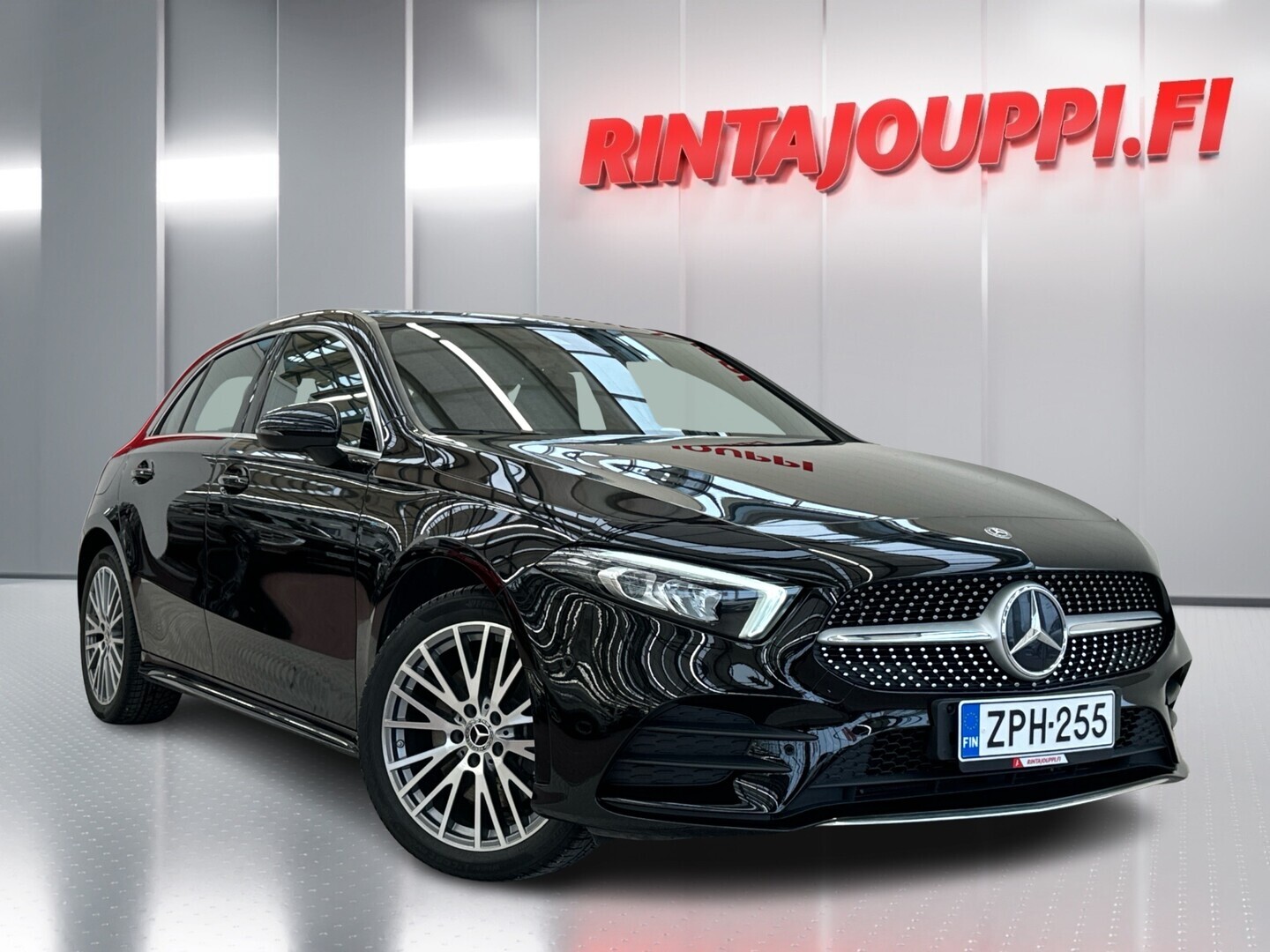 MERCEDES-BENZ A 2020