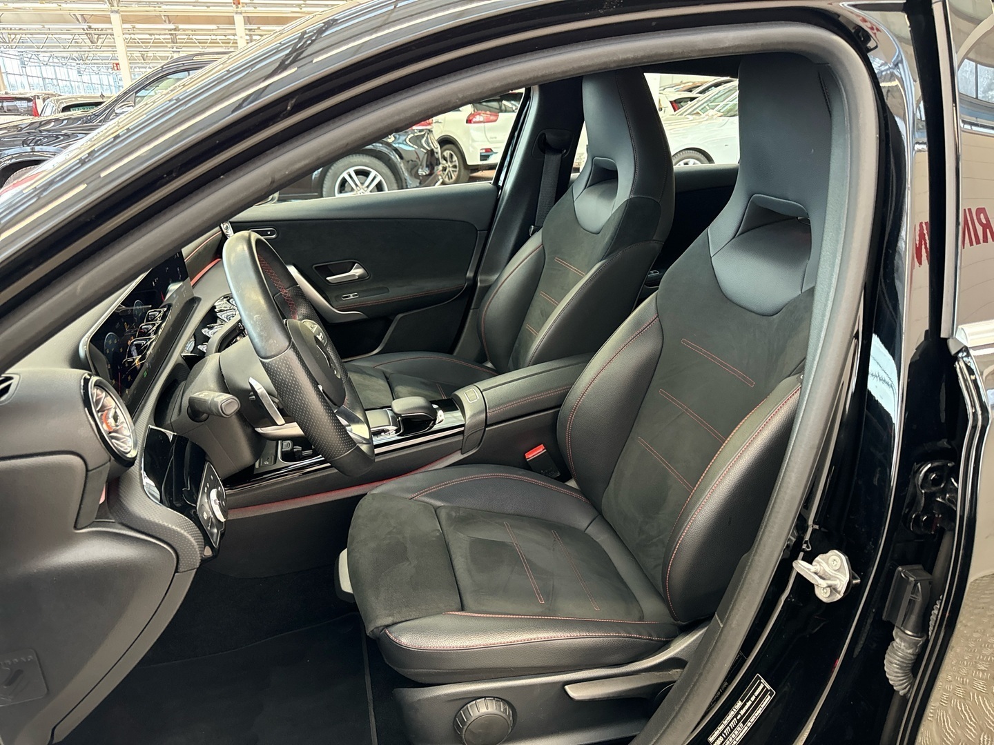 MERCEDES-BENZ A 2020