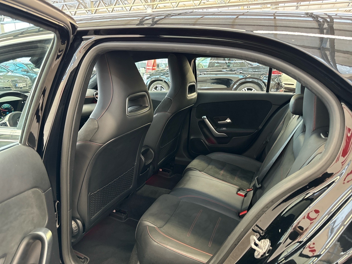 MERCEDES-BENZ A 2020