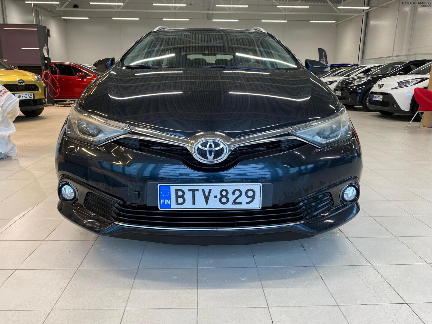 TOYOTA Auris 2016