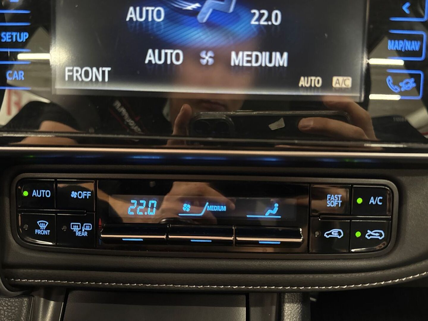 TOYOTA Auris 24