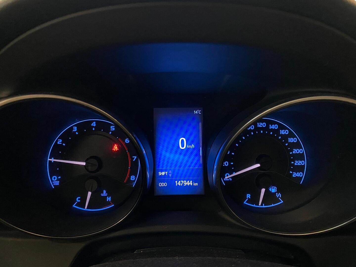 TOYOTA Auris 2016