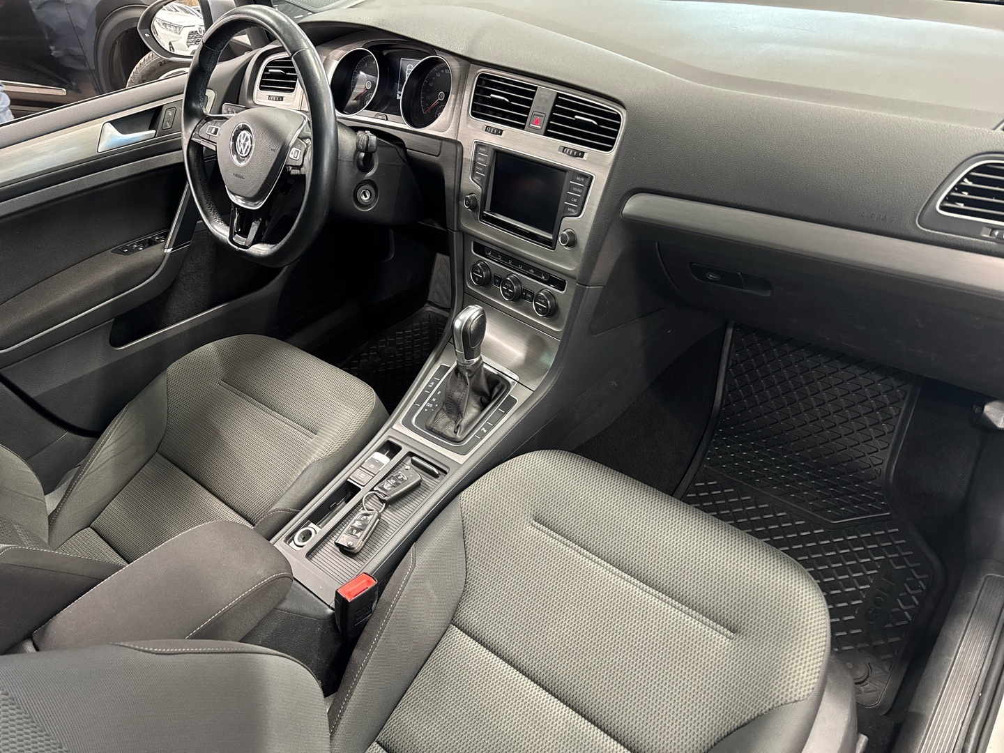 VOLKSWAGEN Golf 2015