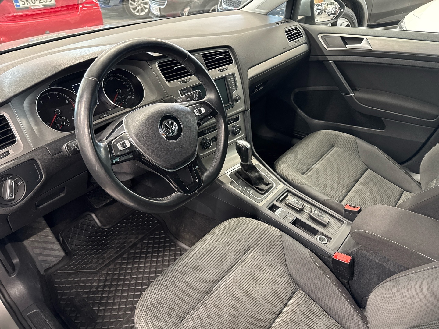 VOLKSWAGEN Golf 2015