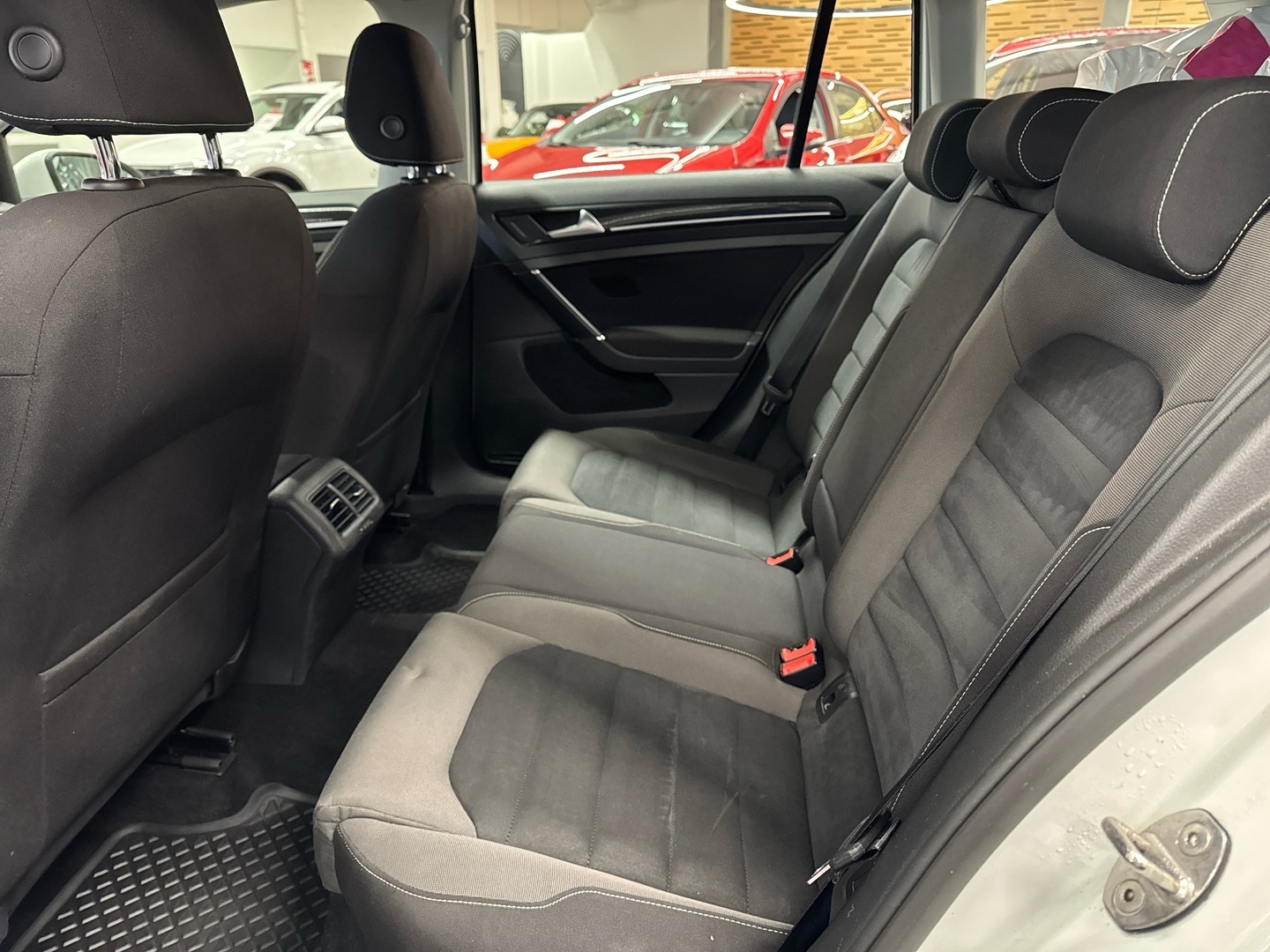 VOLKSWAGEN Golf 2014