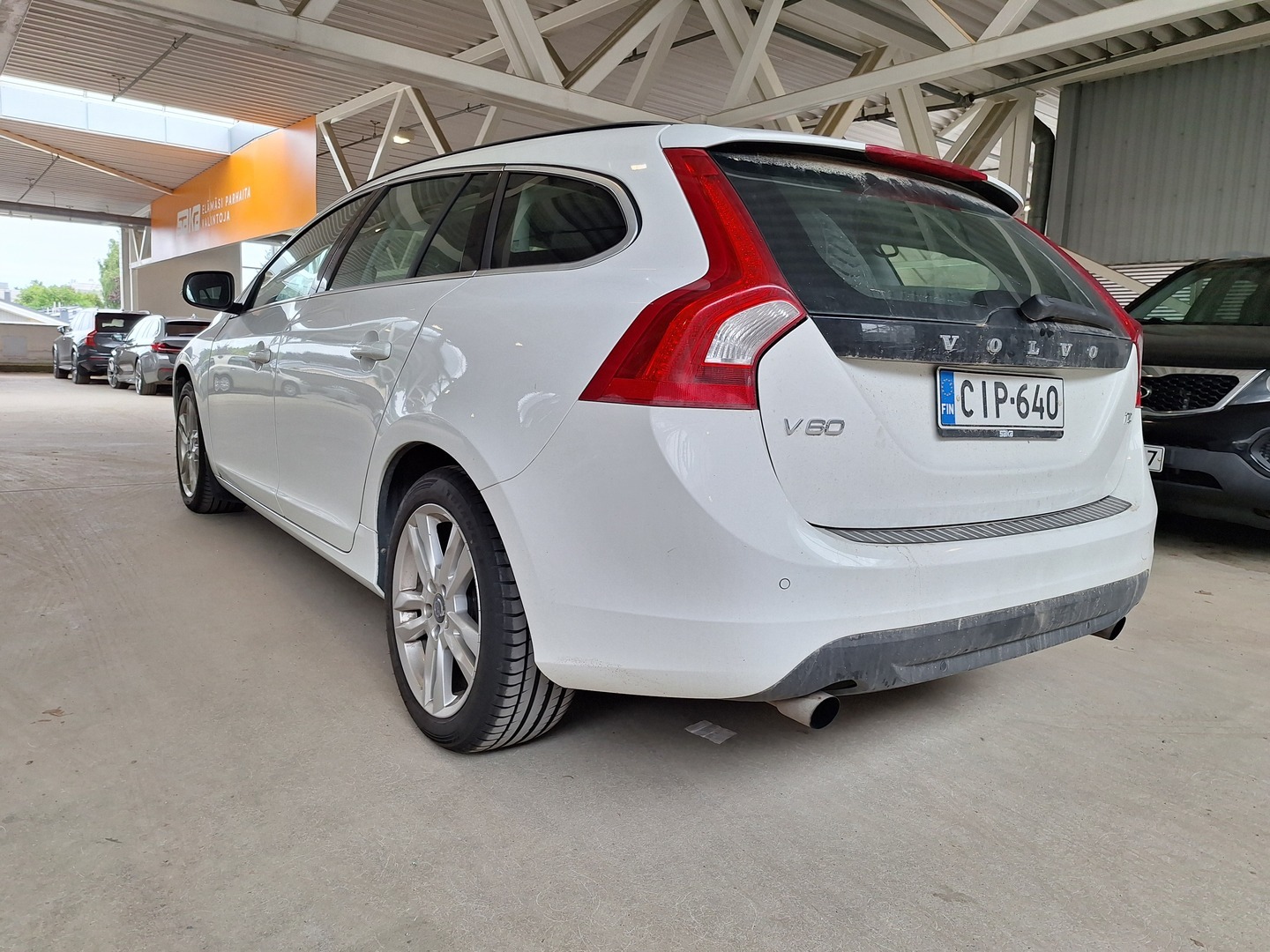 VOLVO V60 2012