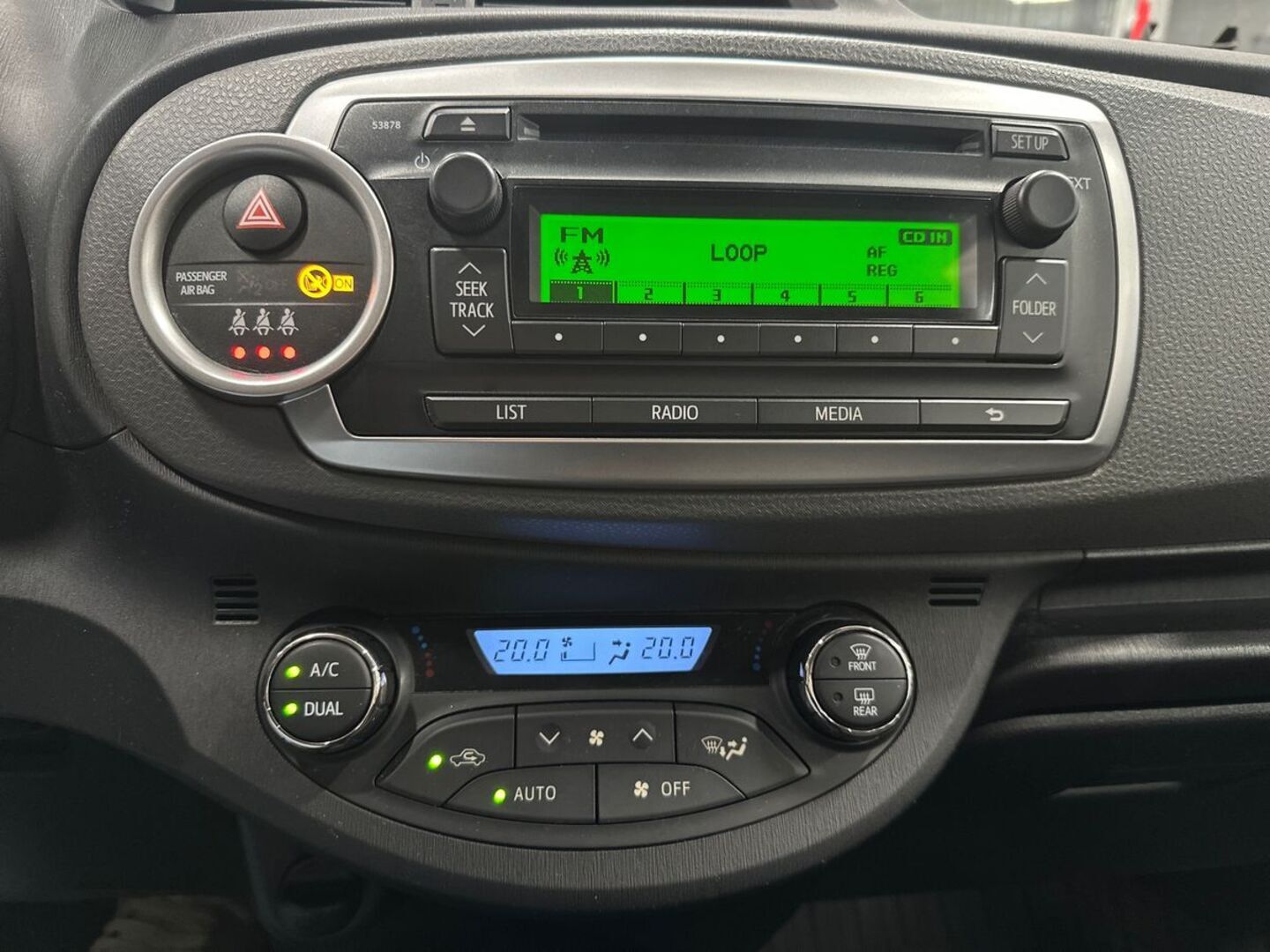 TOYOTA Yaris 21