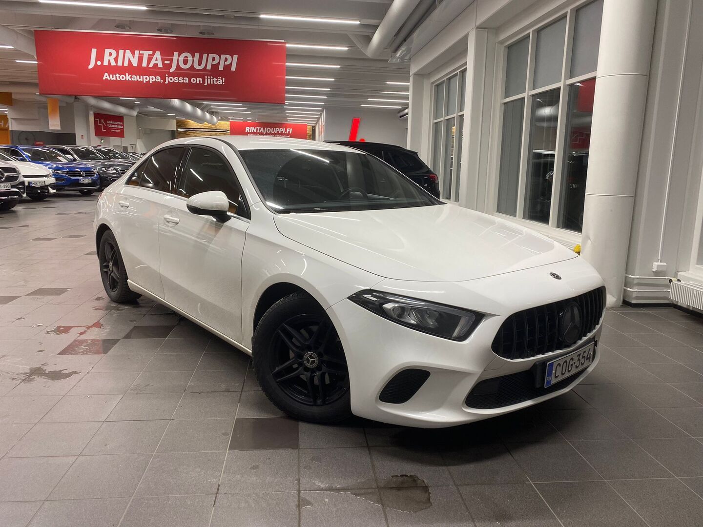 MERCEDES-BENZ A 2020