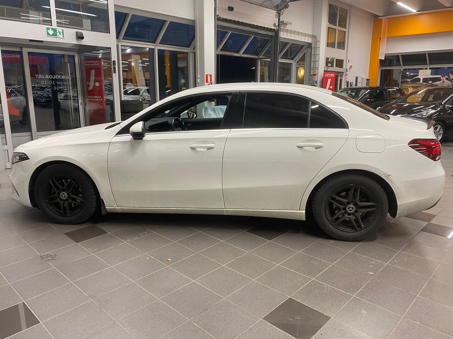 MERCEDES-BENZ A 2020