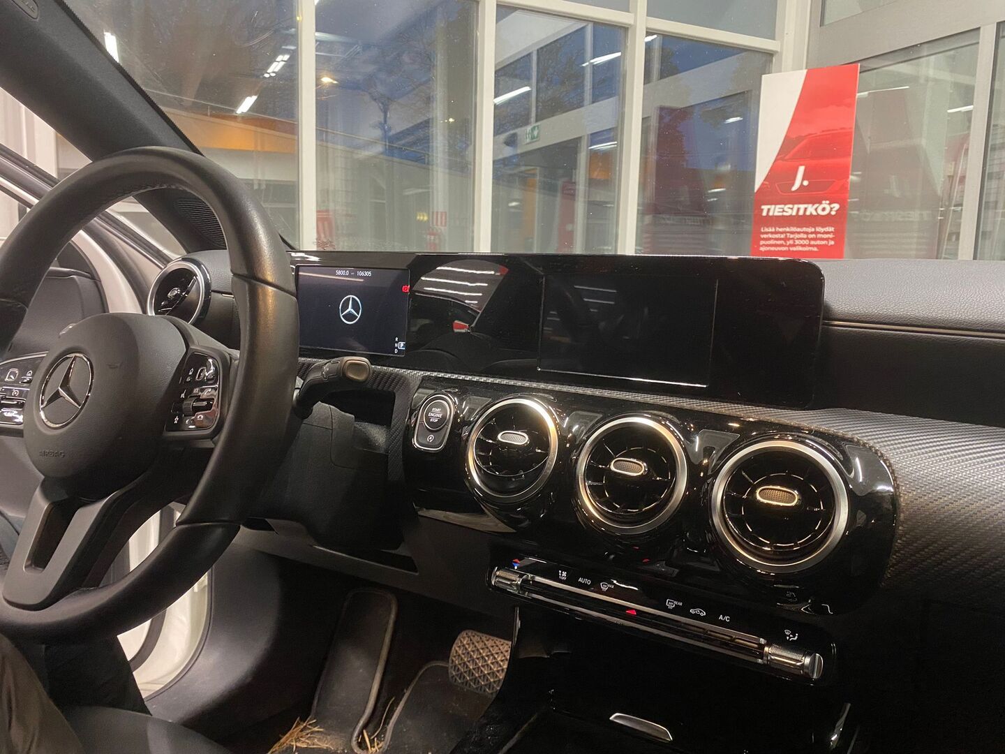 MERCEDES-BENZ A 2020