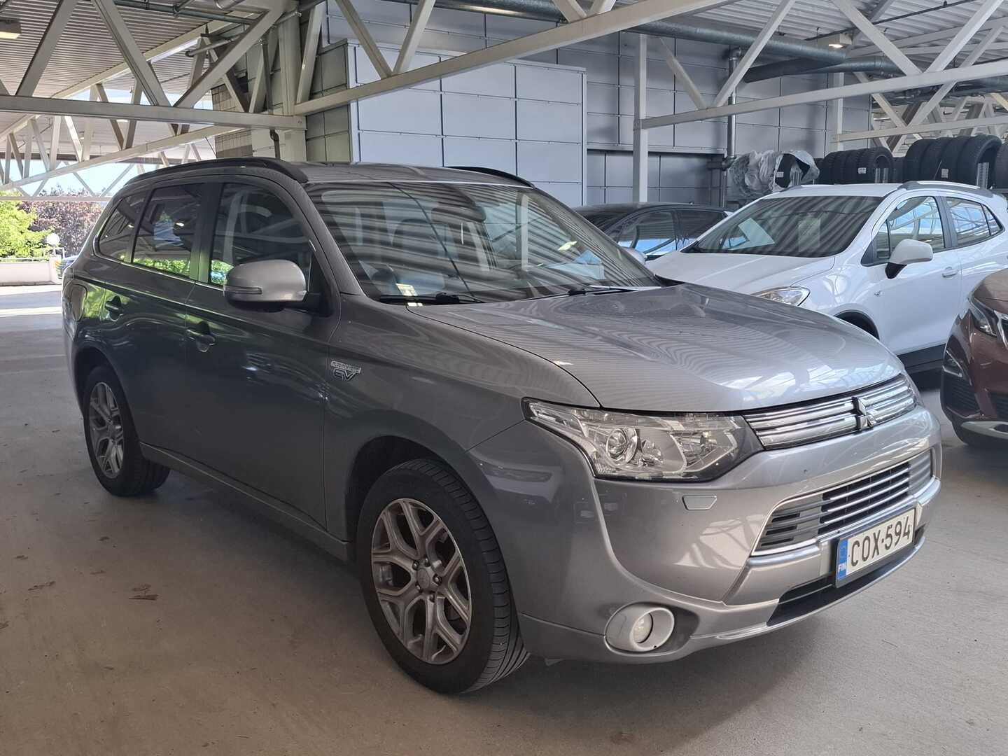 MITSUBISHI Outlander PHEV 2013