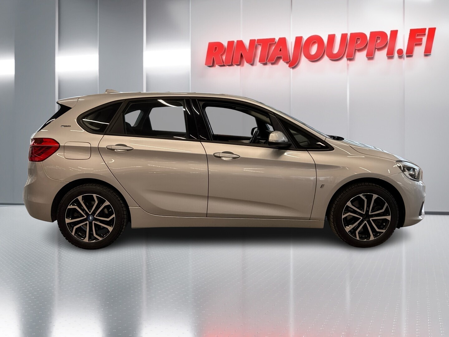 BMW 225 2018