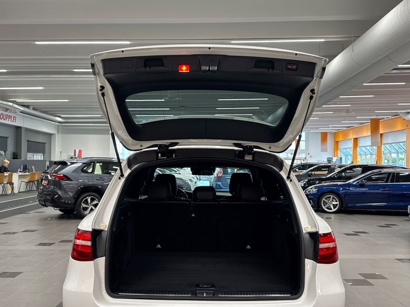MERCEDES-BENZ GLC 11