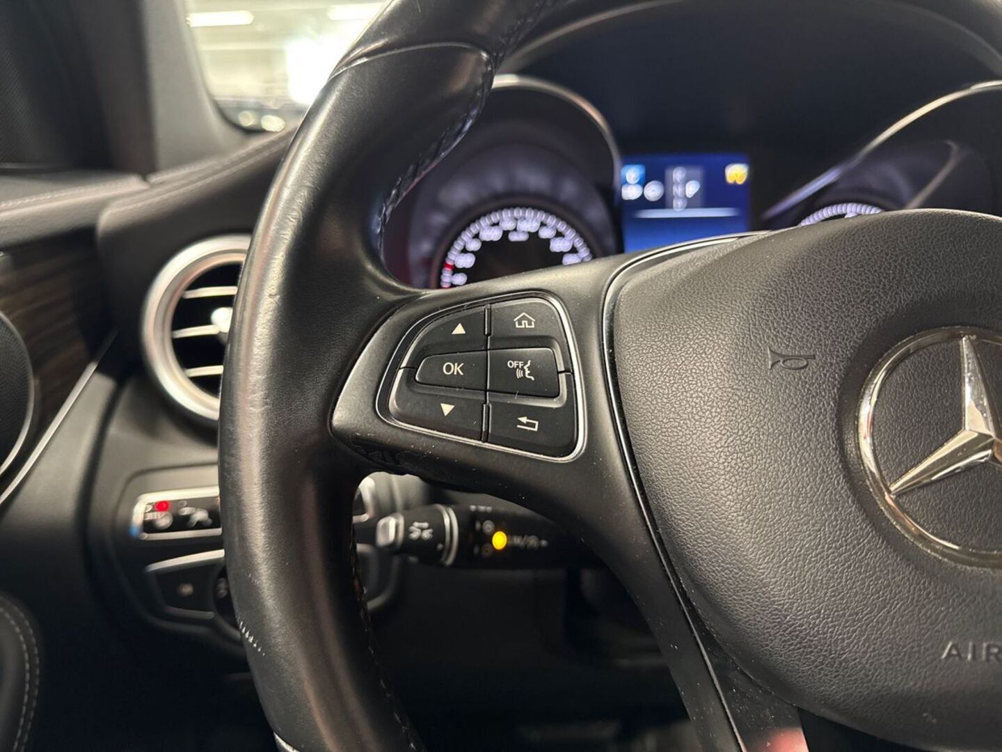 MERCEDES-BENZ GLC 21