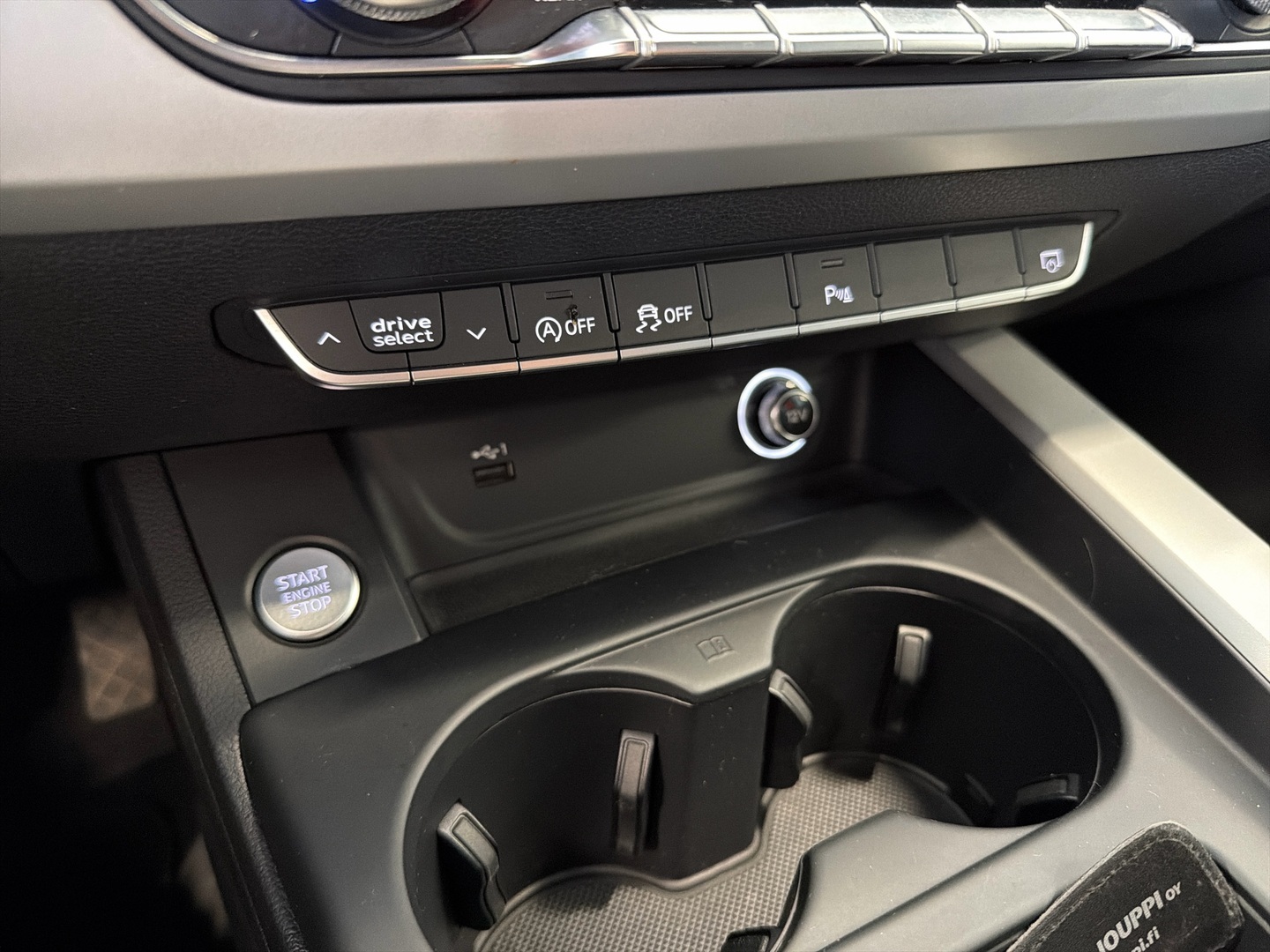 AUDI A4 2020