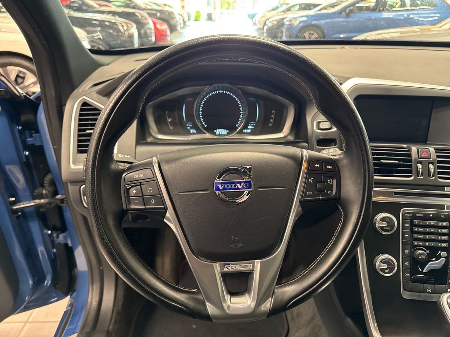 VOLVO XC60 2015