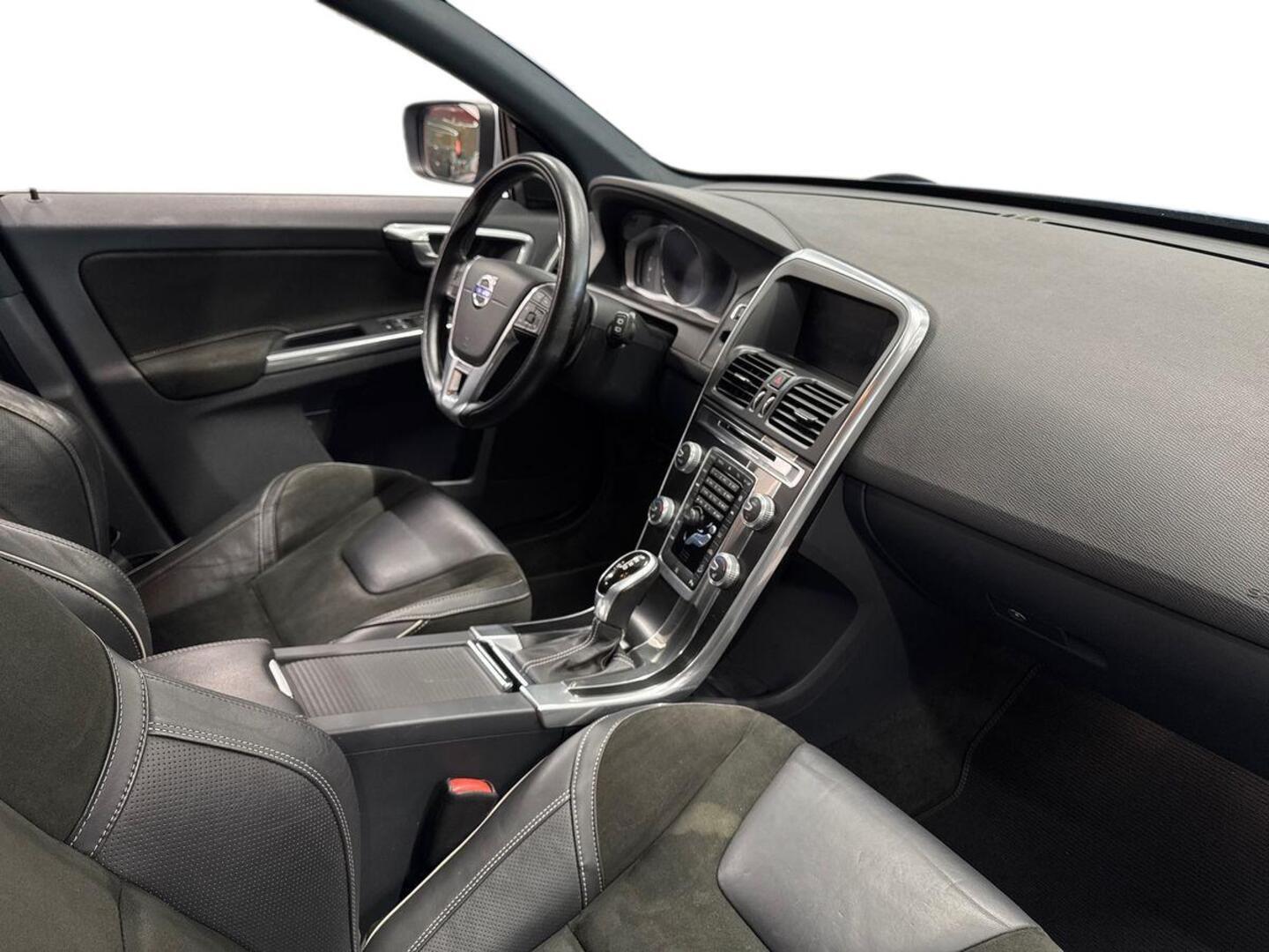 VOLVO XC60 2015