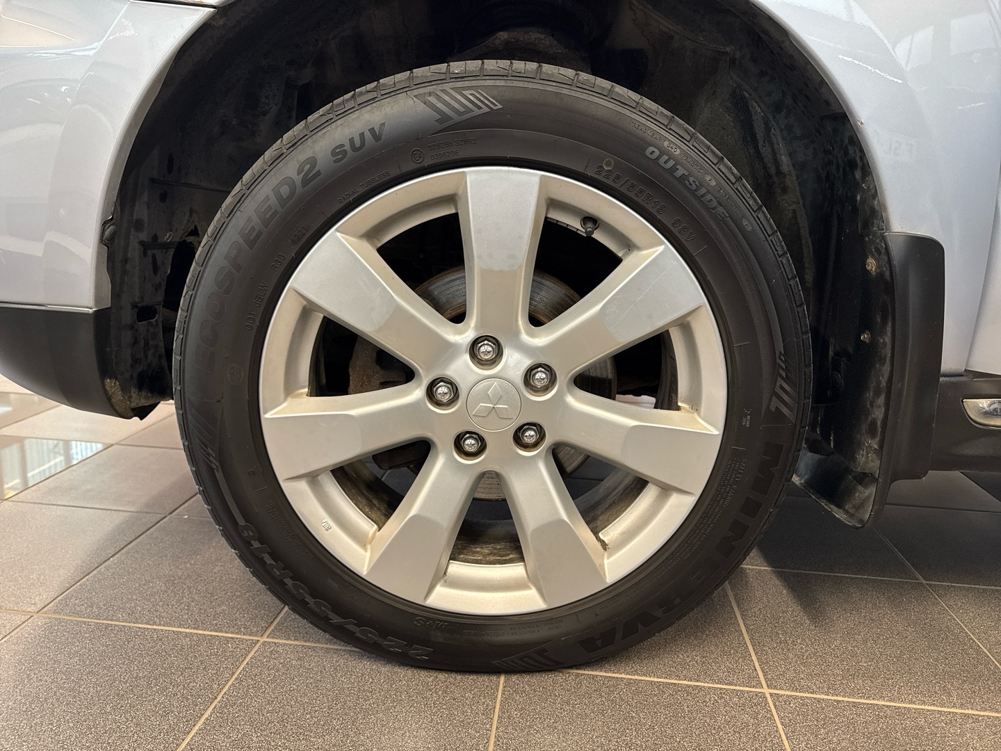 MITSUBISHI Outlander 2012