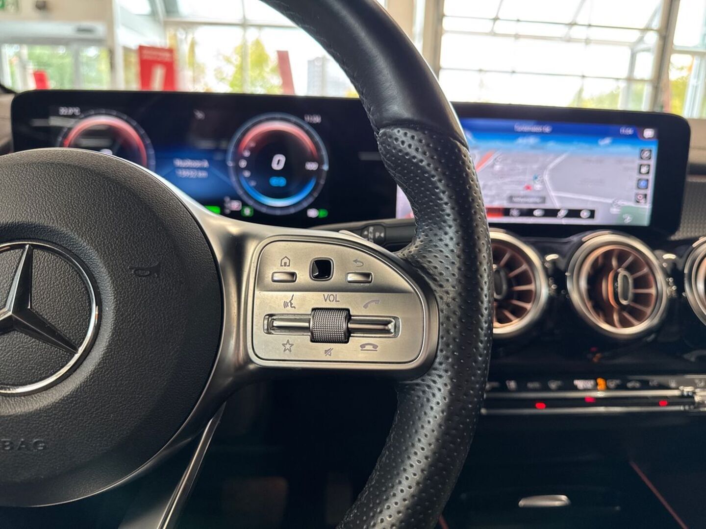 MERCEDES-BENZ EQB 19
