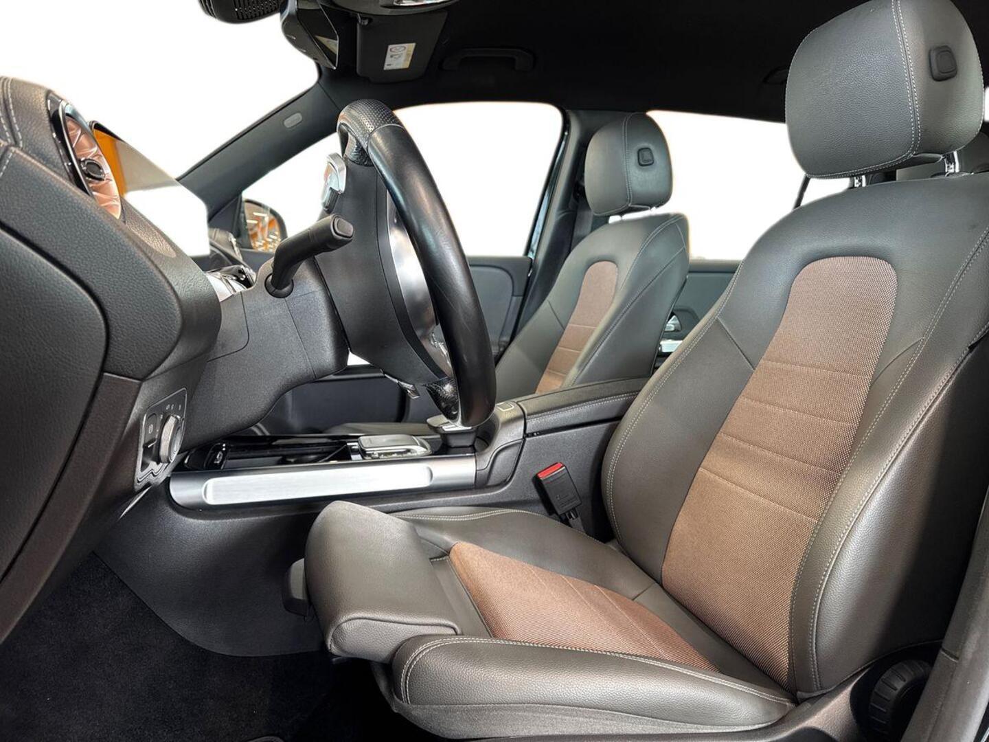 MERCEDES-BENZ EQB 9