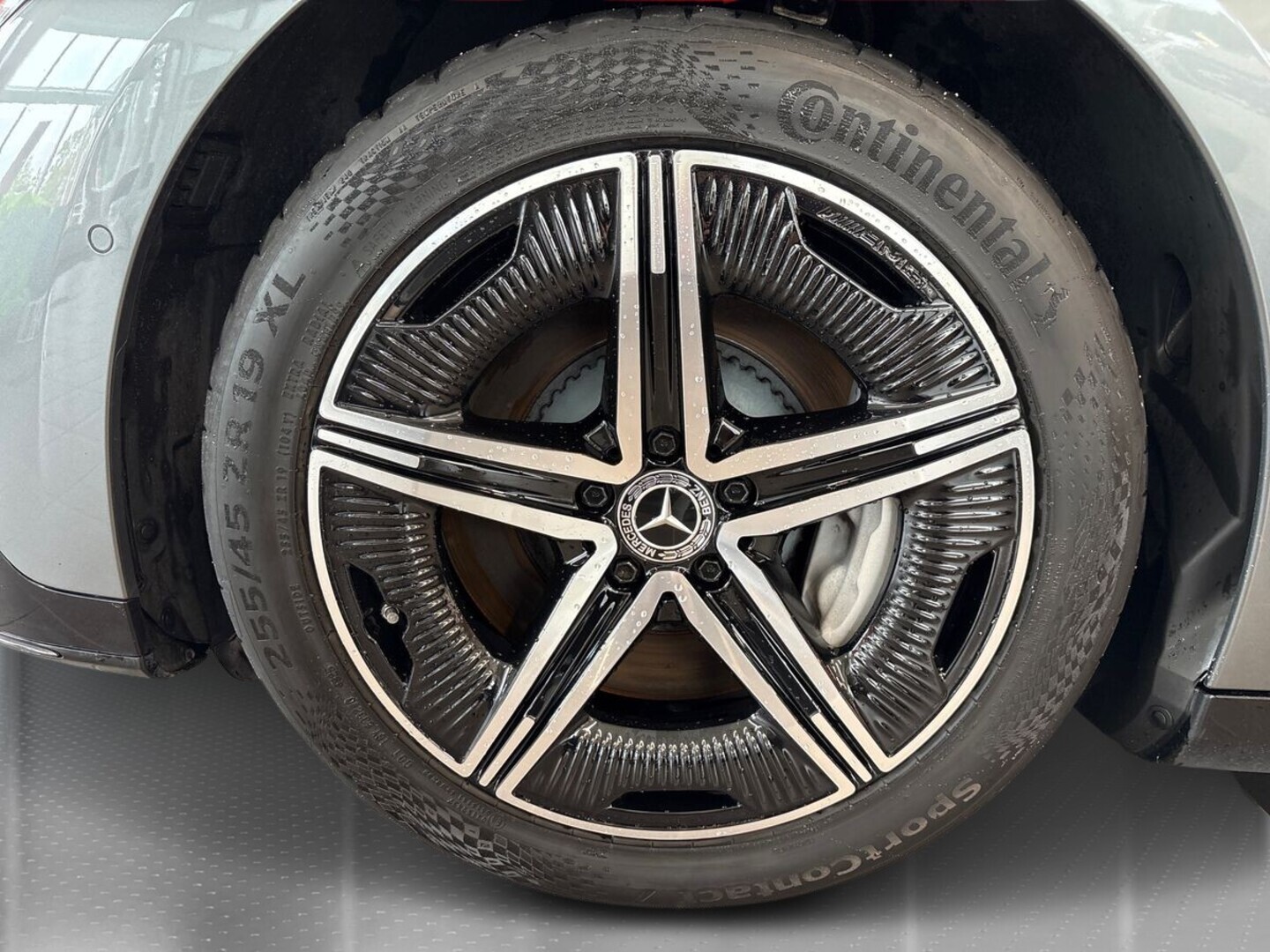 MERCEDES-BENZ EQE 2023