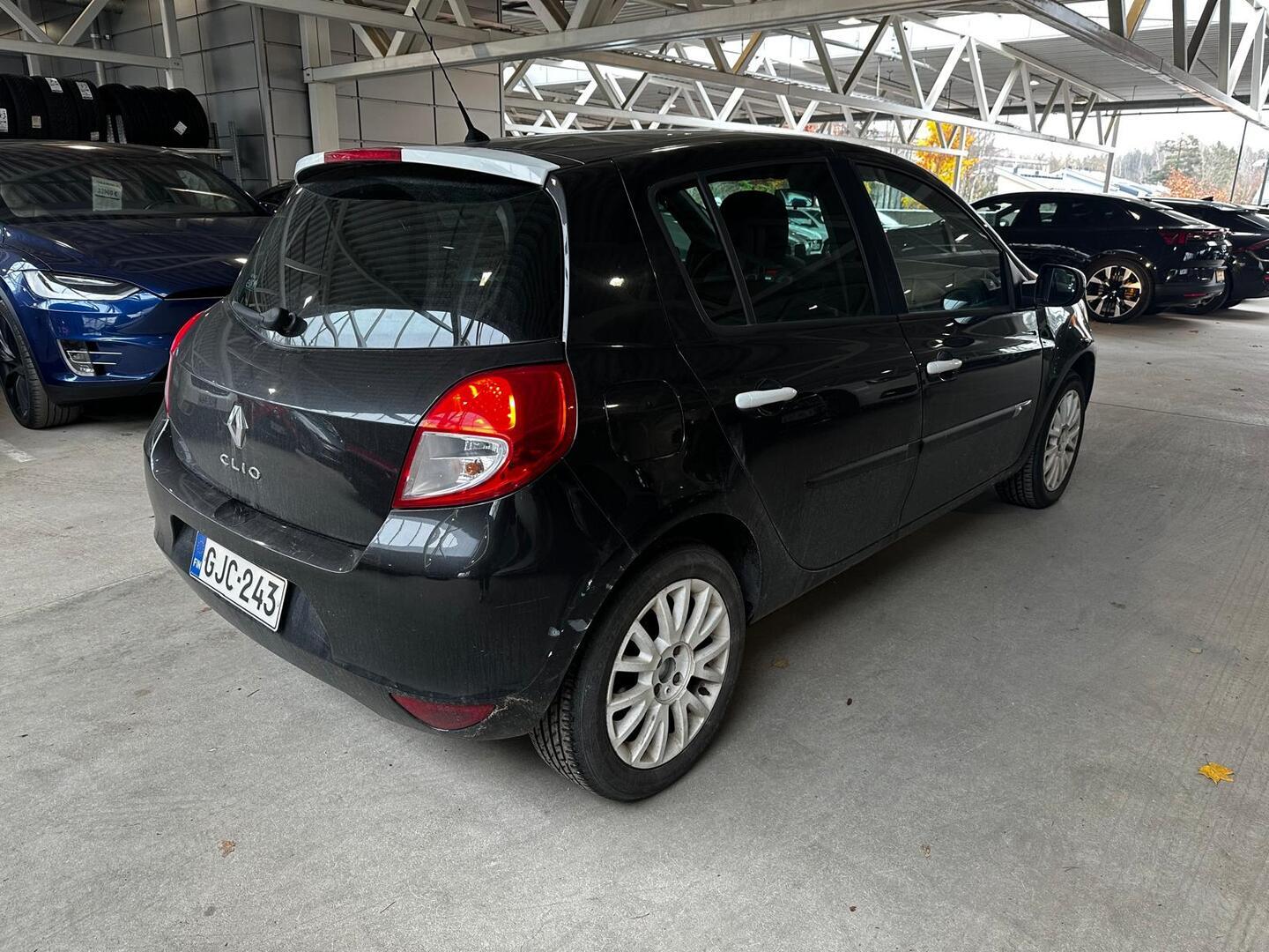 RENAULT Clio III 2010