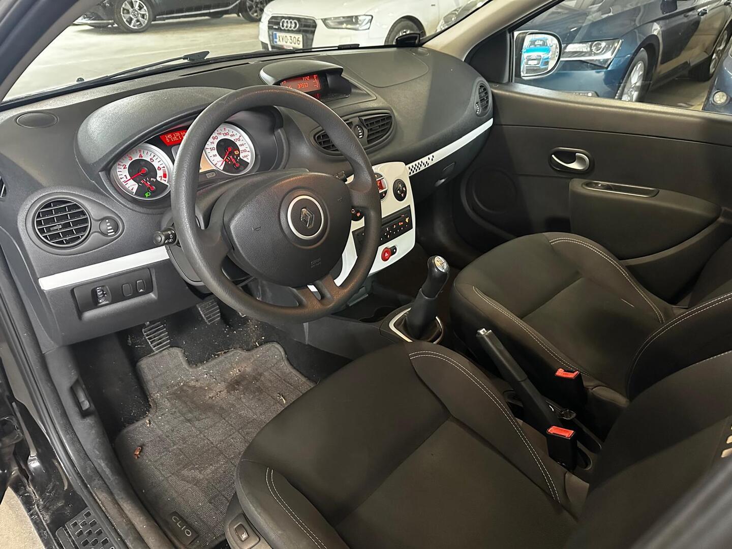 RENAULT Clio III 2010