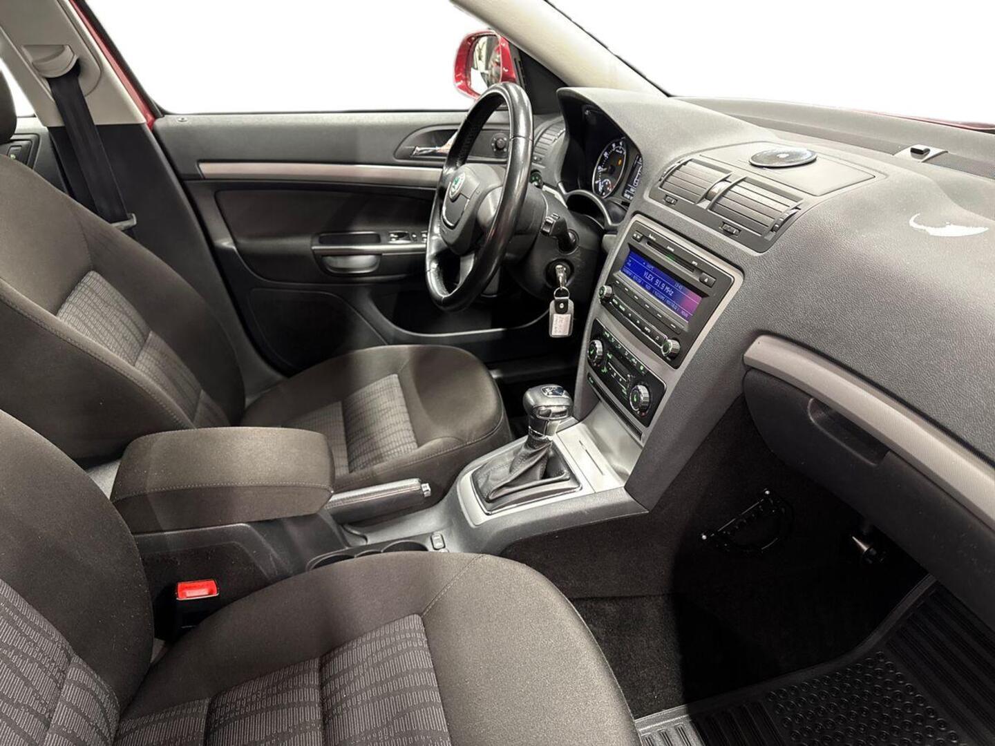 SKODA Octavia 2011