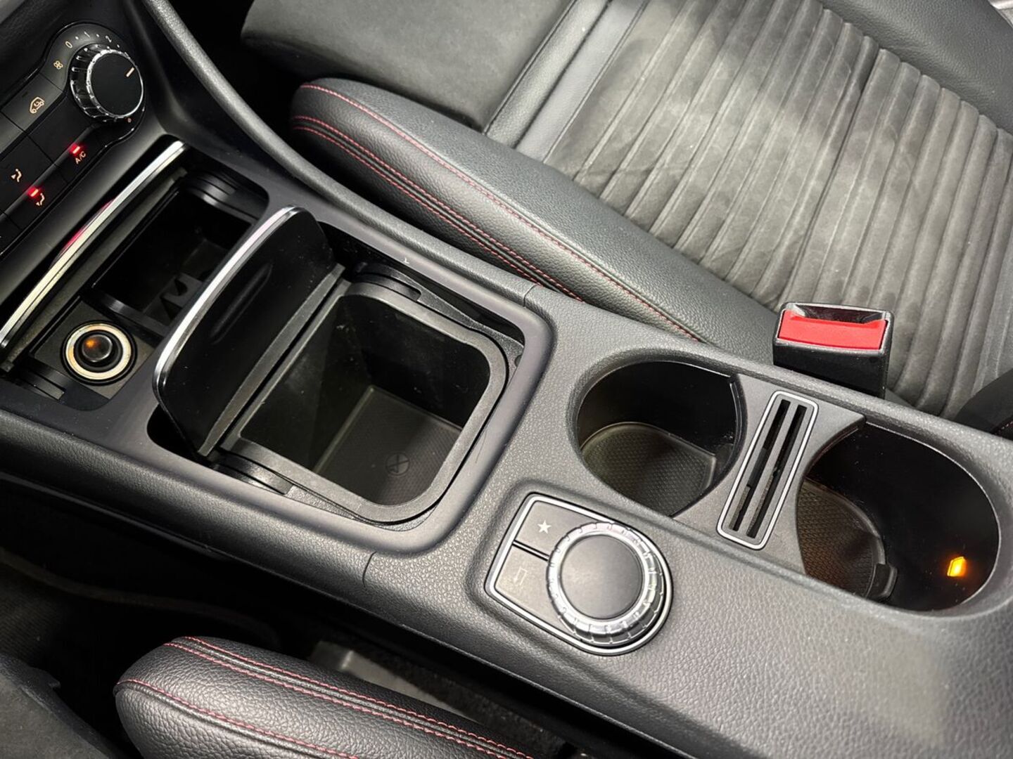 MERCEDES-BENZ CLA 2016