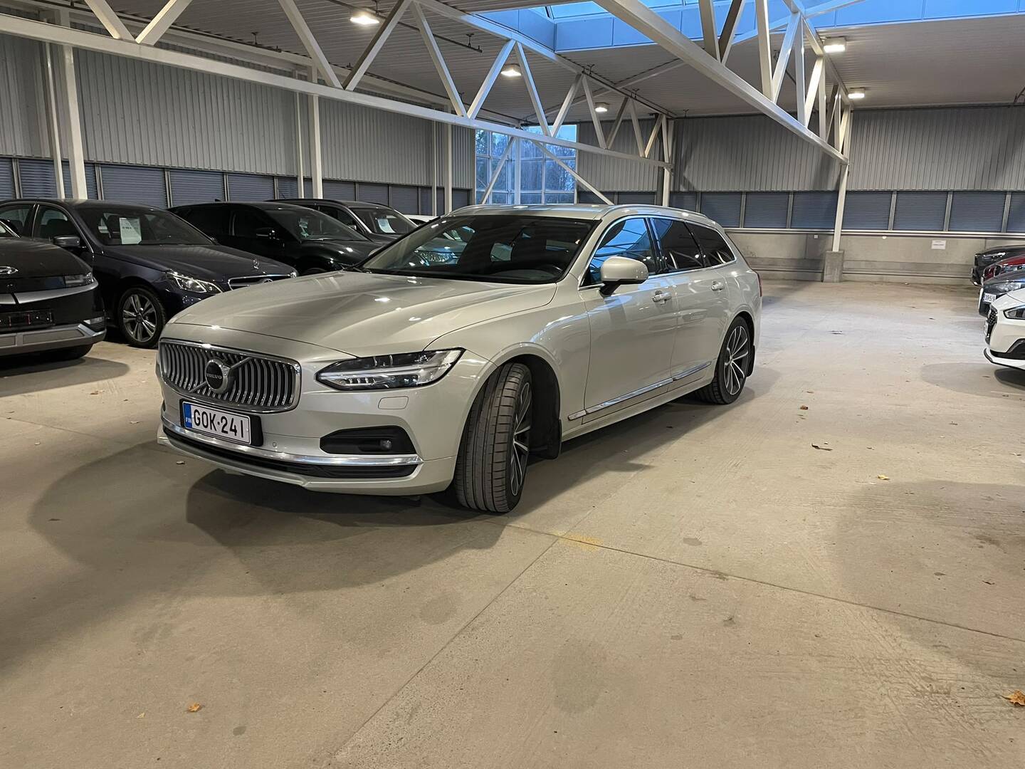 VOLVO V90 2020