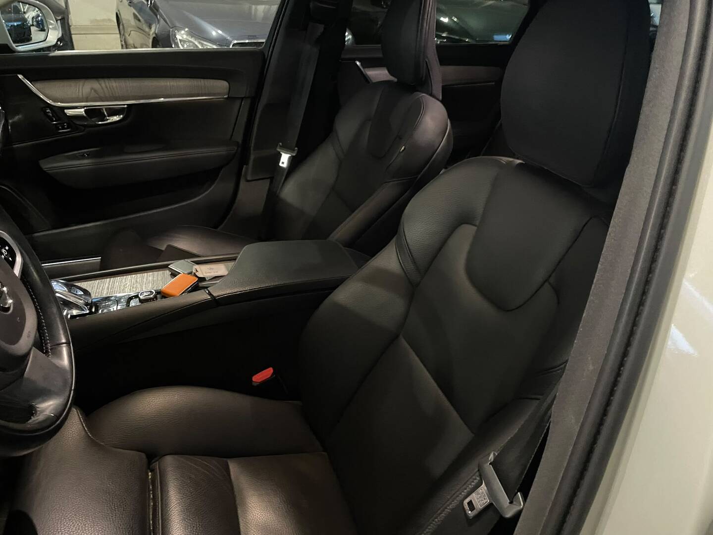 VOLVO V90 2020