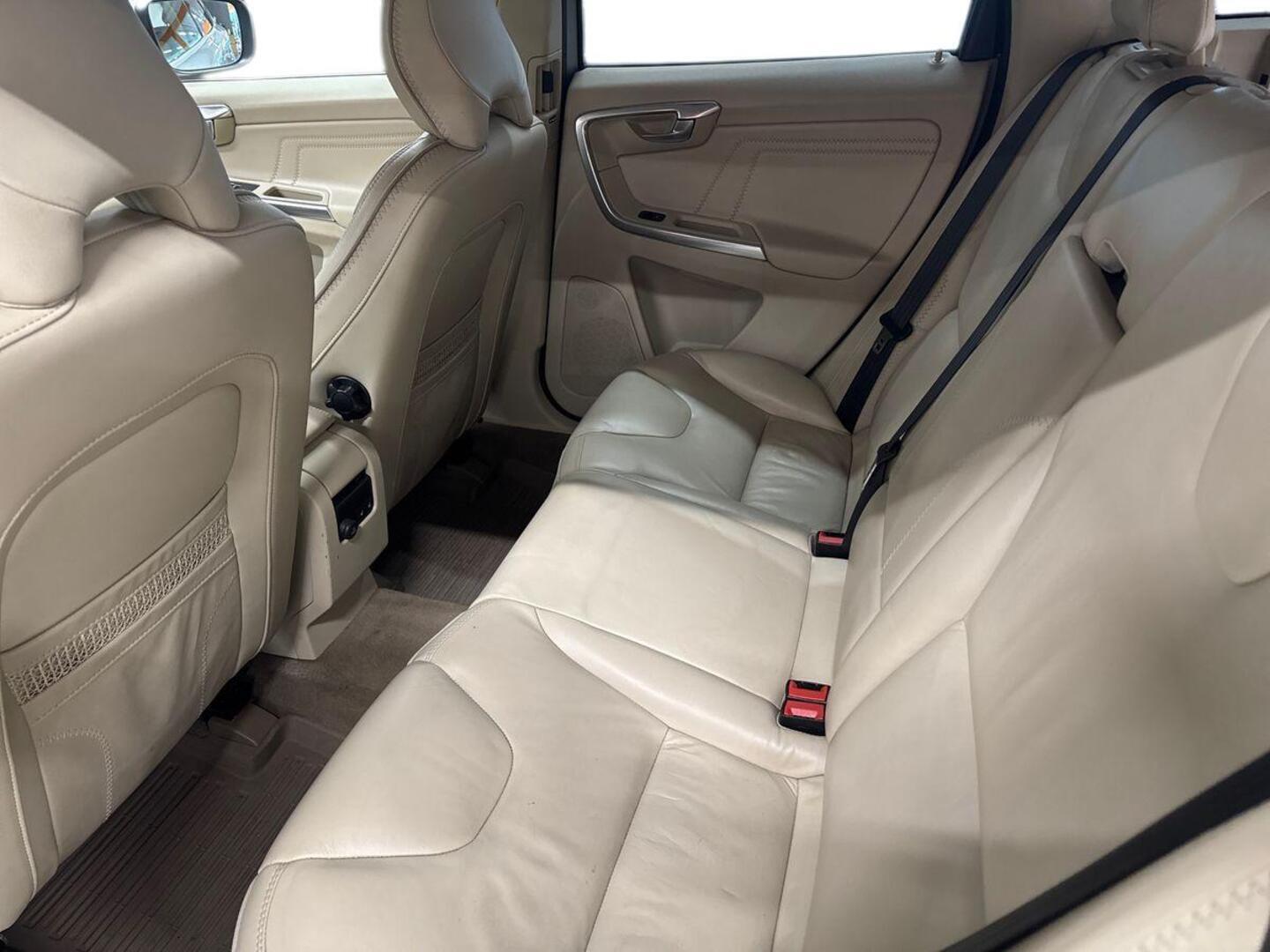 VOLVO XC60 10