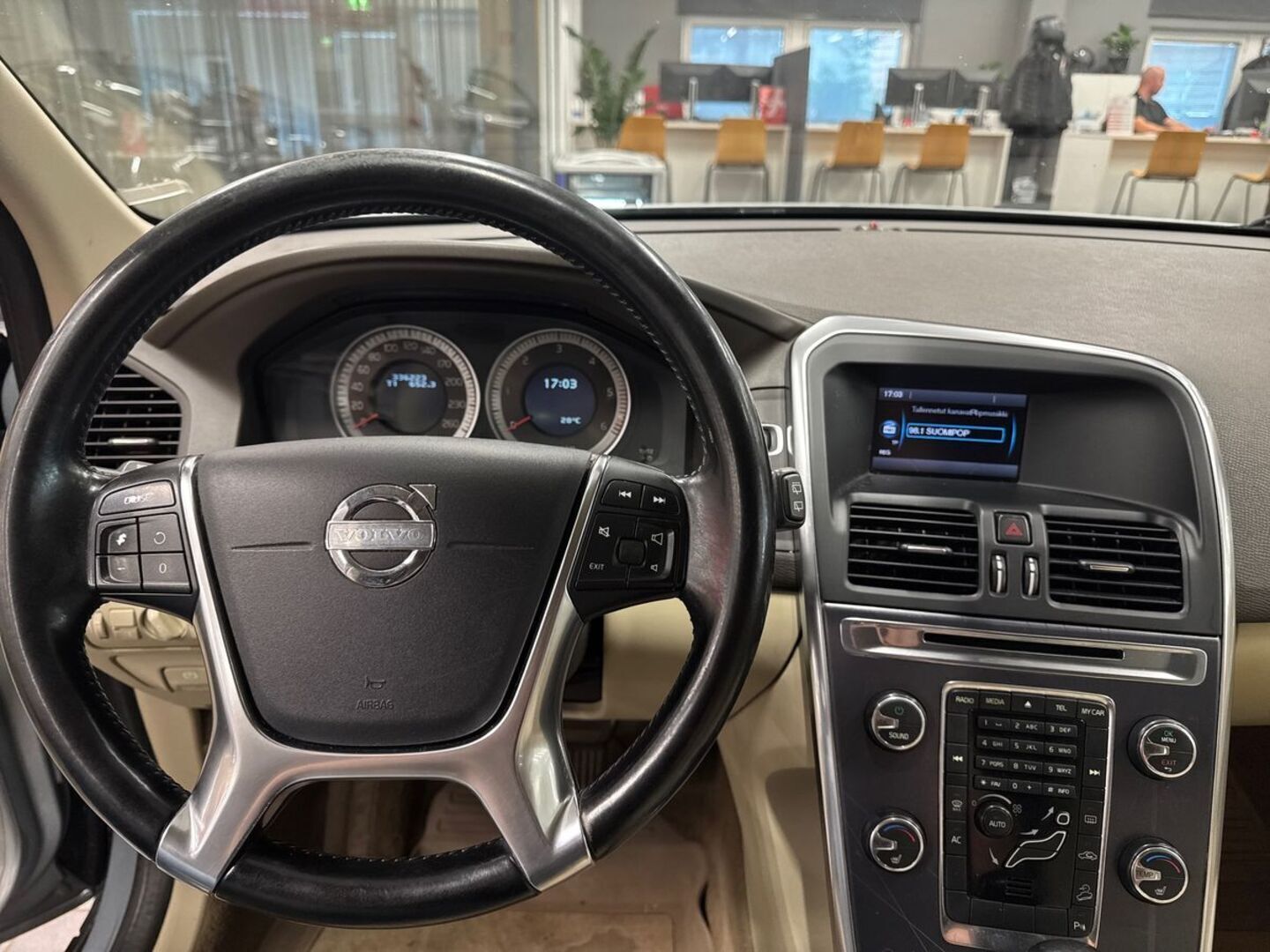 VOLVO XC60 16