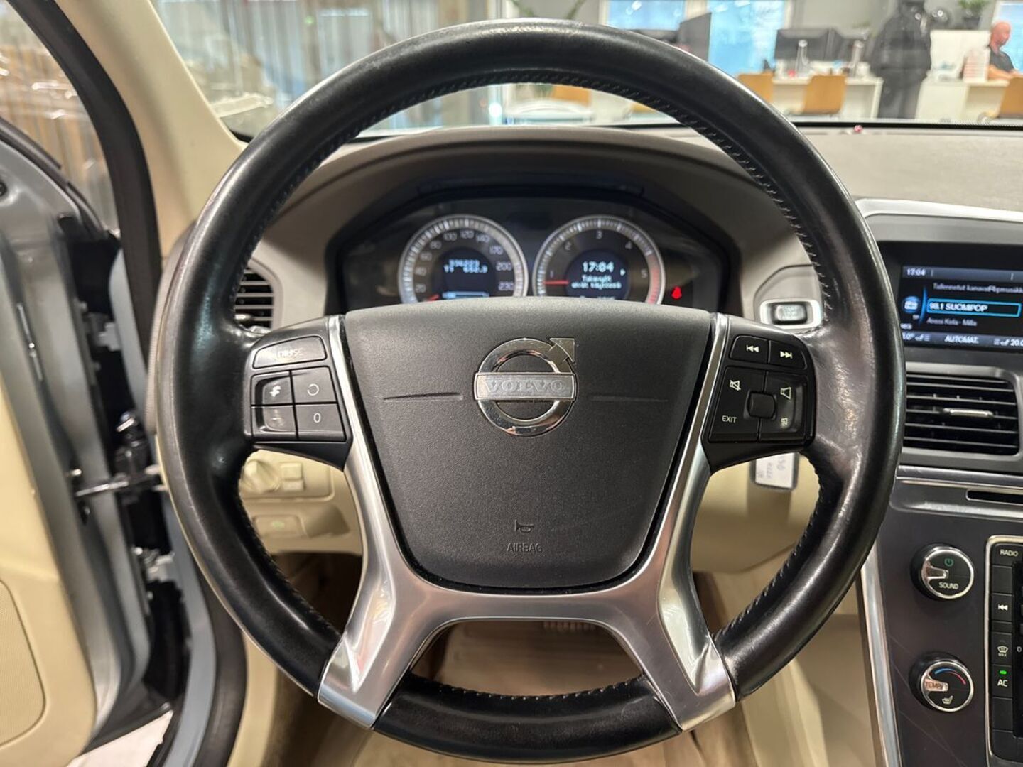 VOLVO XC60 21