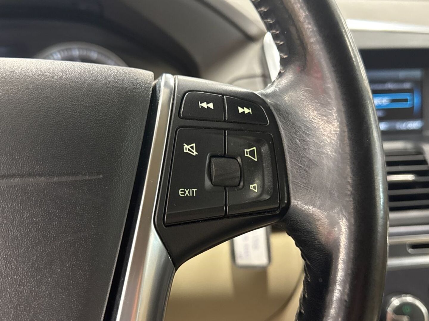 VOLVO XC60 22