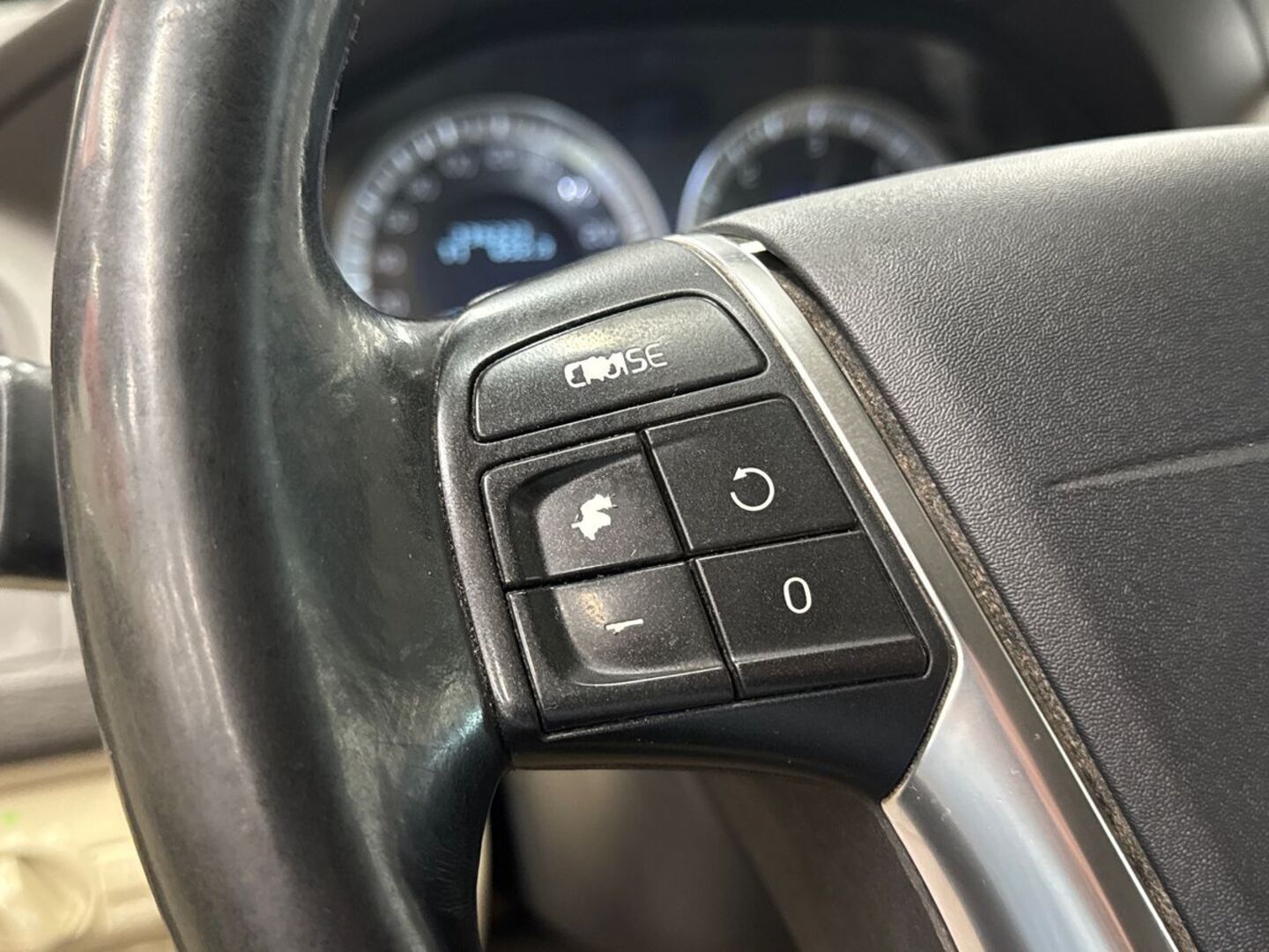 VOLVO XC60 23