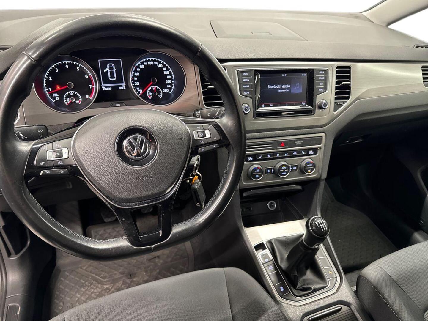 VOLKSWAGEN Golf Sportsvan 7