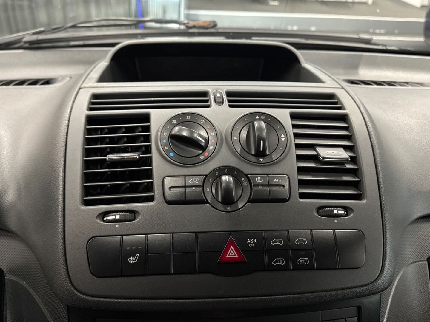 MERCEDES-BENZ Vito 17