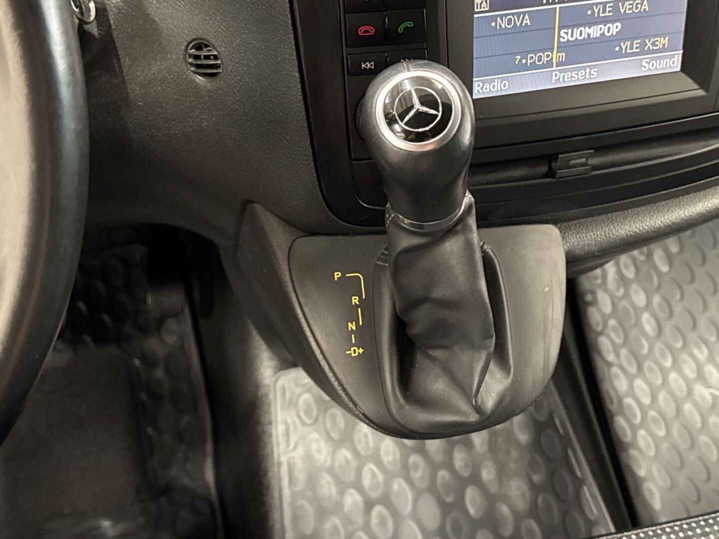 MERCEDES-BENZ Vito 18