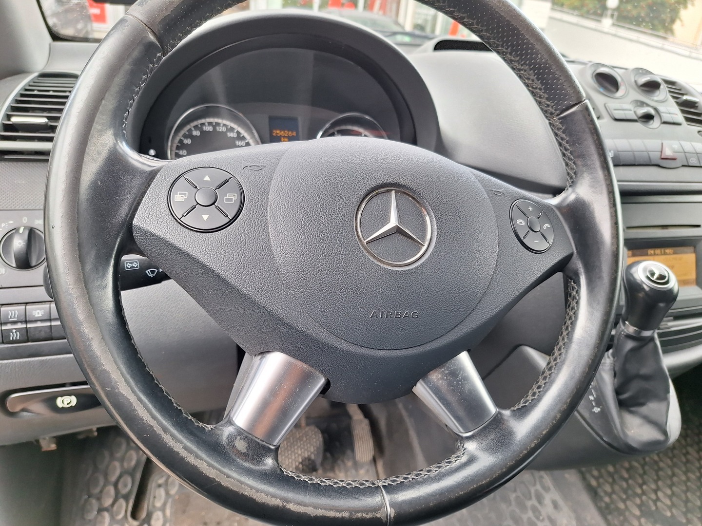 MERCEDES-BENZ Vito 2011