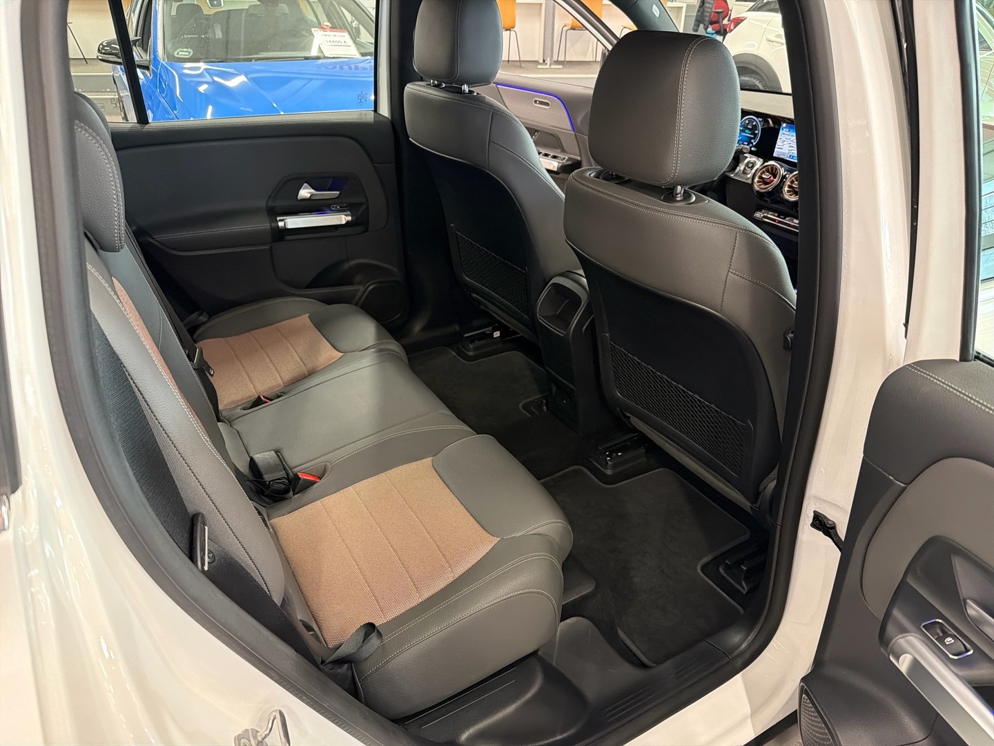 MERCEDES-BENZ EQB 2022