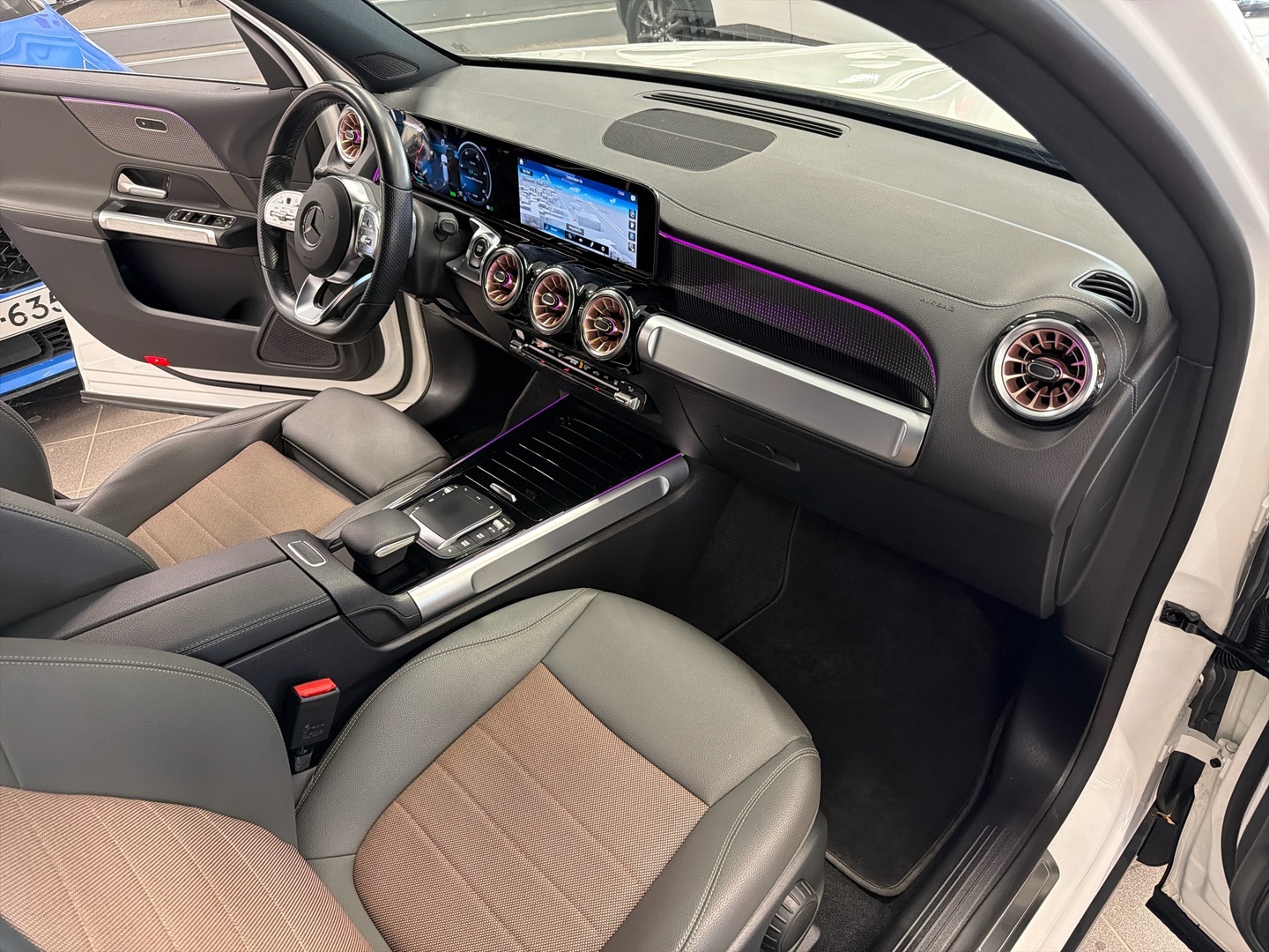 MERCEDES-BENZ EQB 2022