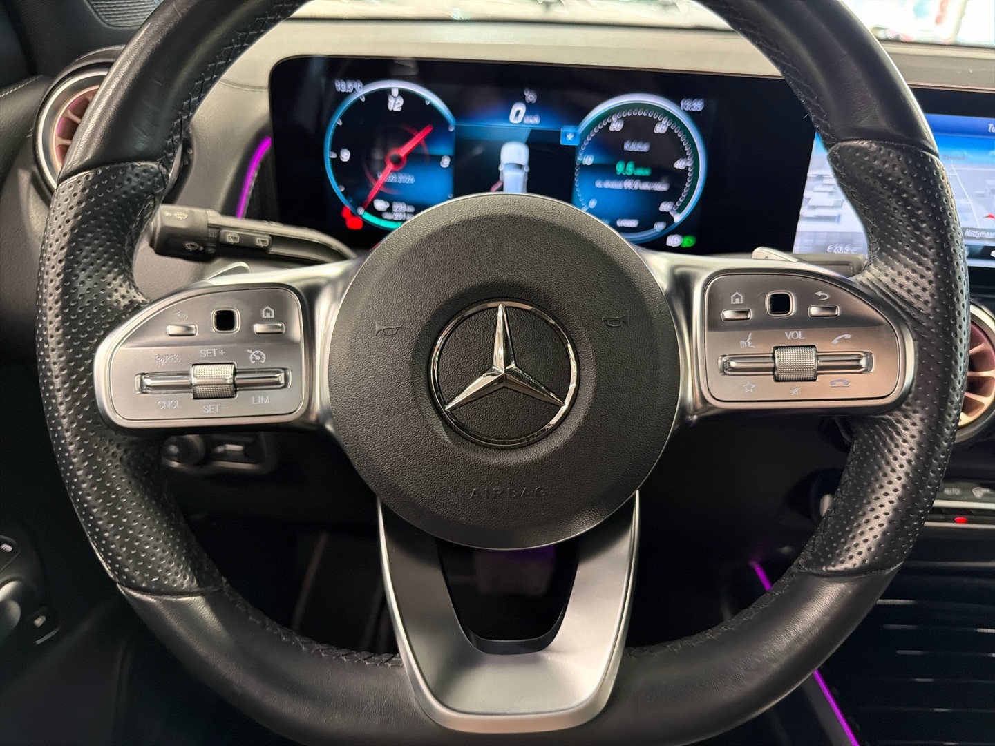 MERCEDES-BENZ EQB 2022