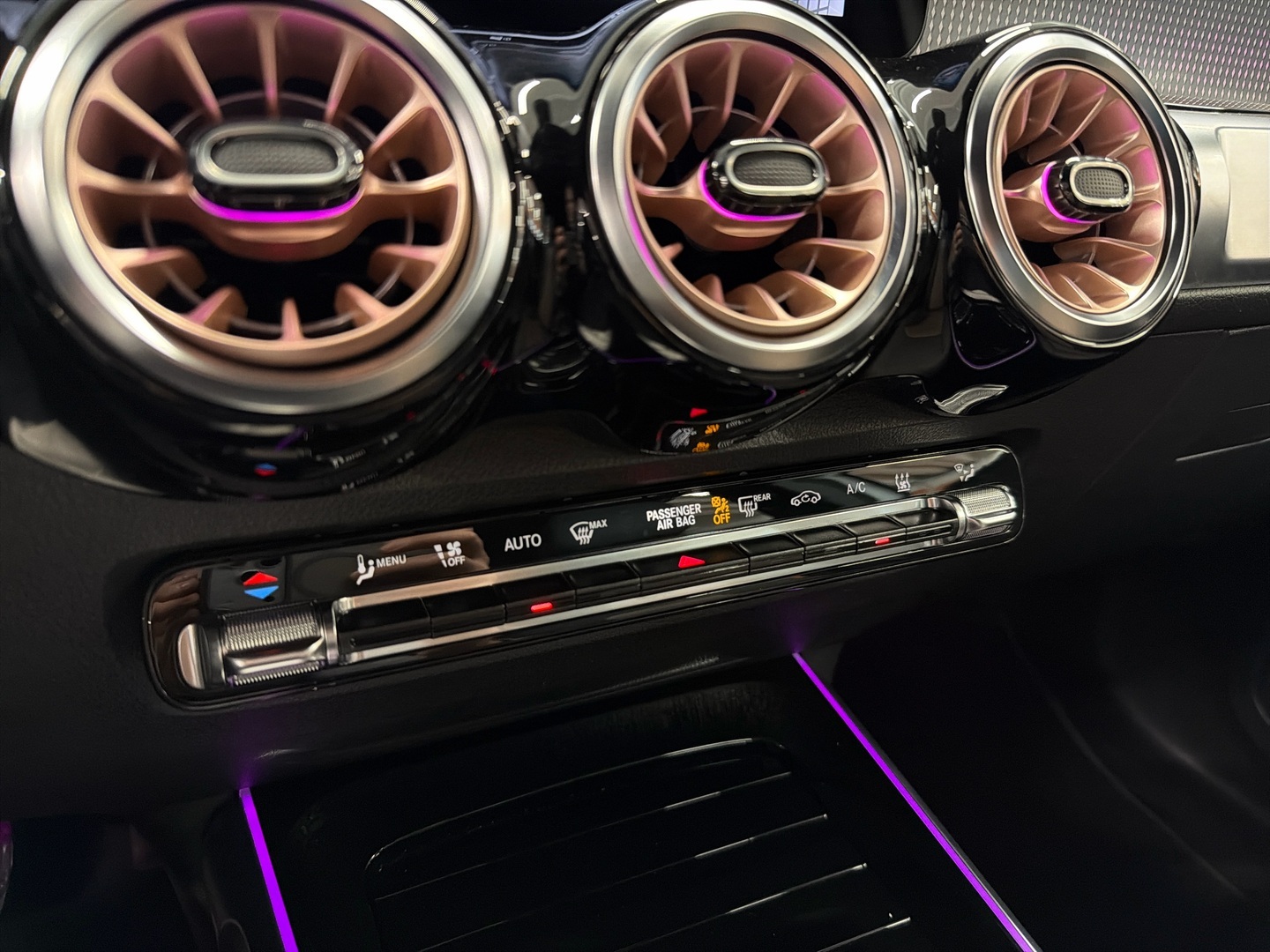 MERCEDES-BENZ EQB 2022