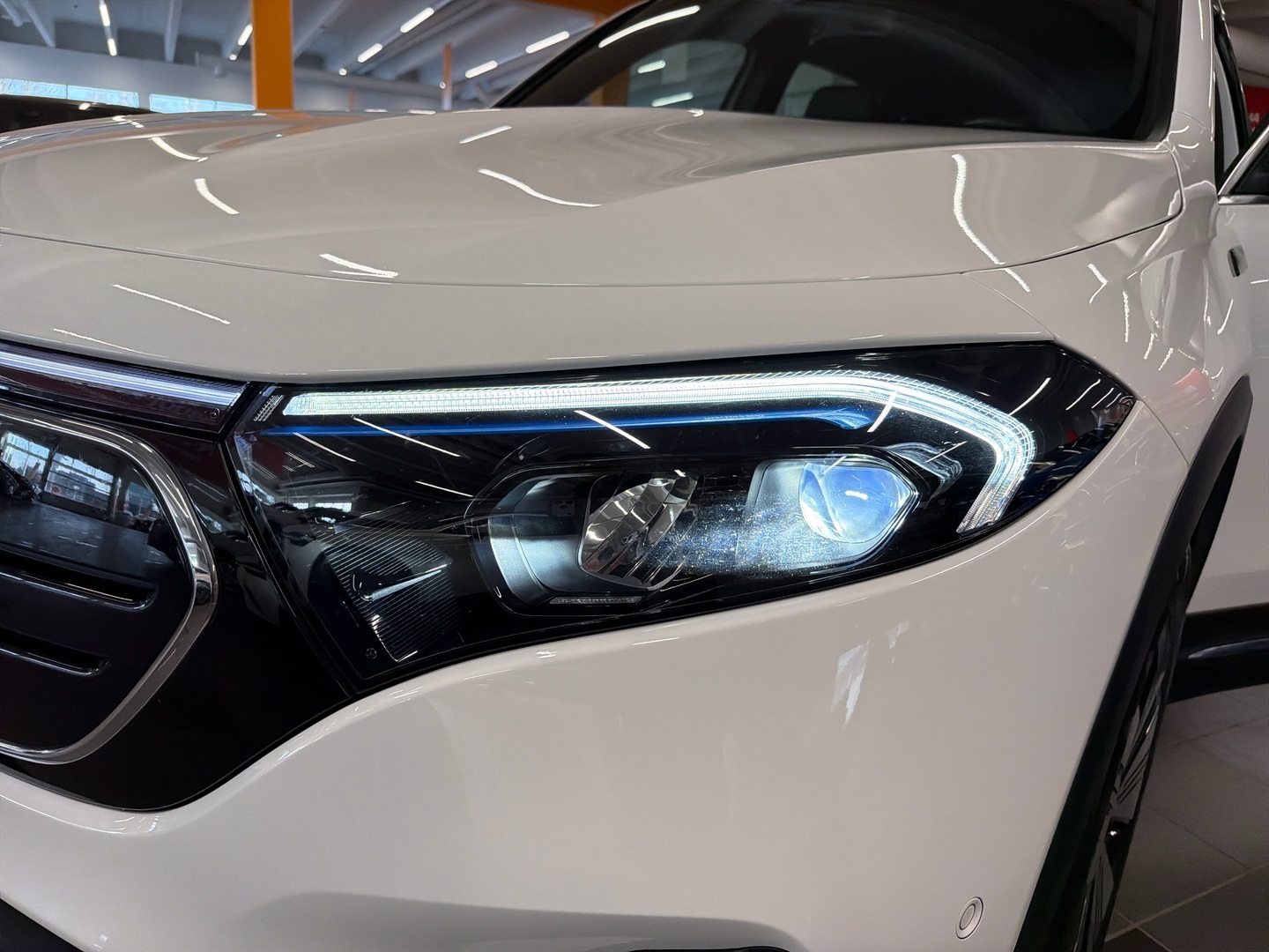 MERCEDES-BENZ EQB 2022