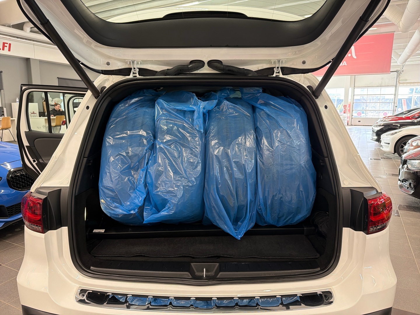 MERCEDES-BENZ EQB 2022